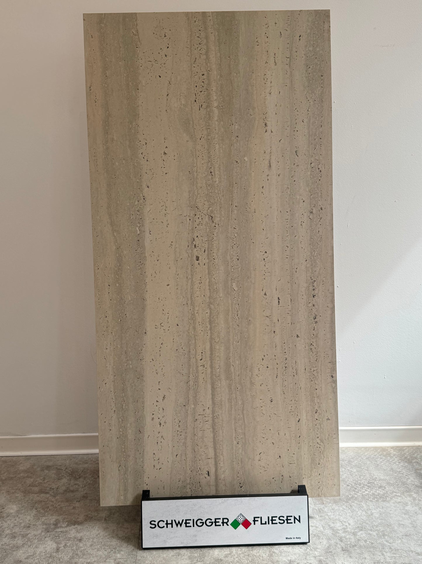 Feinsteinzeugfliese – 60x120 cm, poliert, Sandbeige mit grauer Nuance und feiner Natursteinstruktur (R9) PREIS PRO mq2