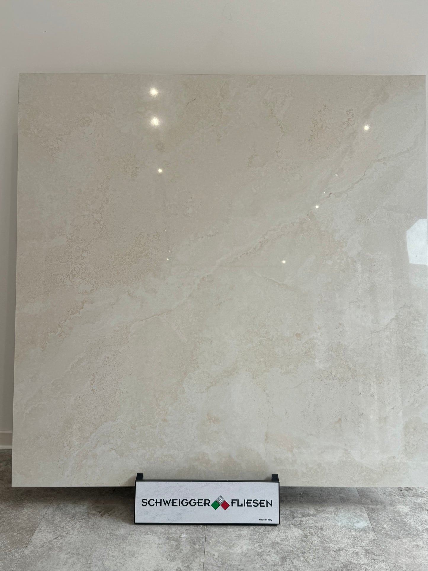 Feinsteinzeugfliese – 120x120 cm, matt, Cremebeige mit zarter Marmorierung (R9) PREIS PRO mq2