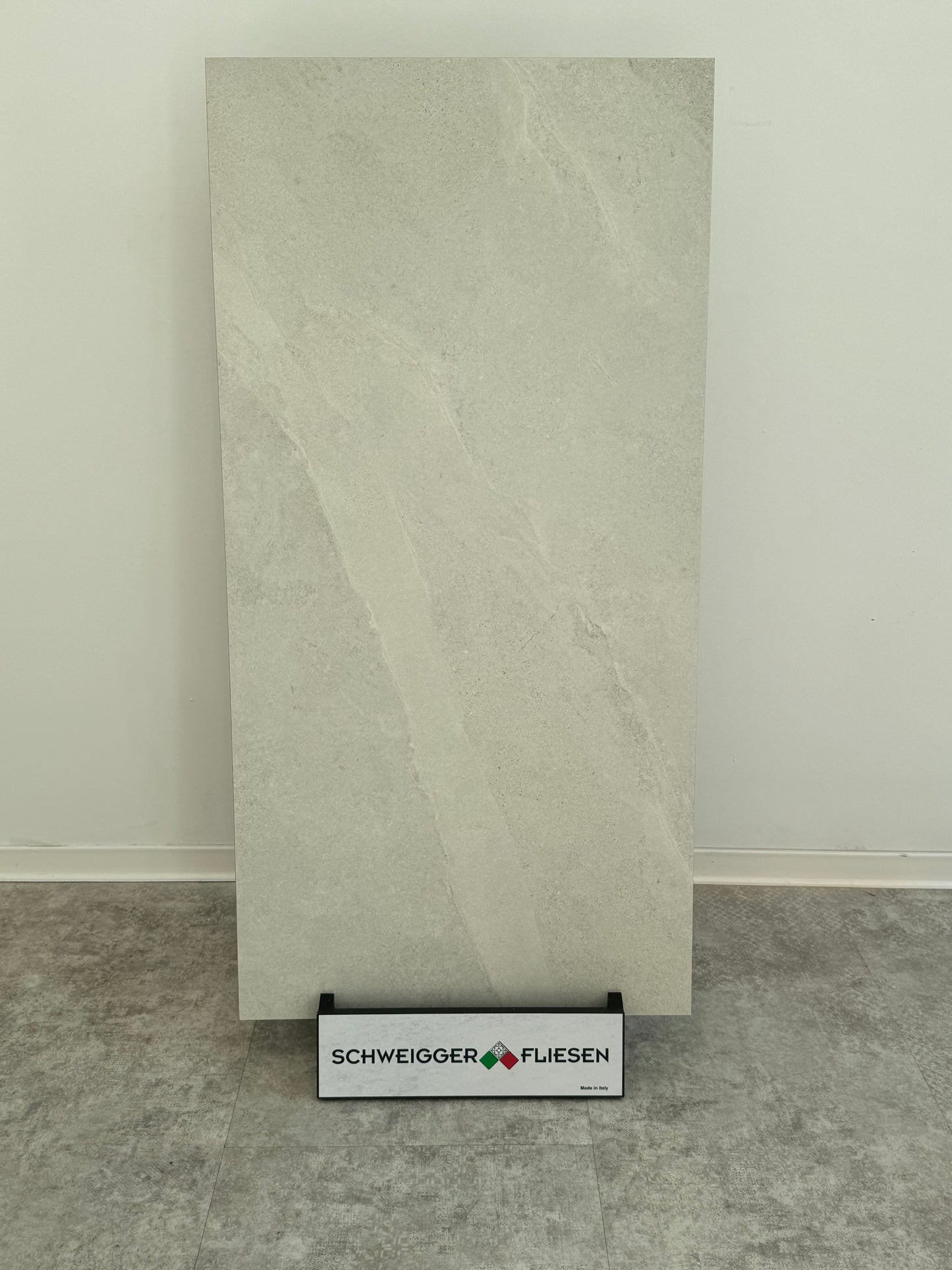 Feinsteinzeugfliese – 60x120 cm, matt, Warmgrau mit weißer Marmorierung (R9) PREIS PRO mq2