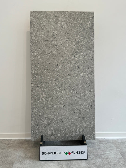 Feinsteinzeug Fliese – 60x120 cm, matt, Terrazzo Grau mit feiner Körnung (R9)
