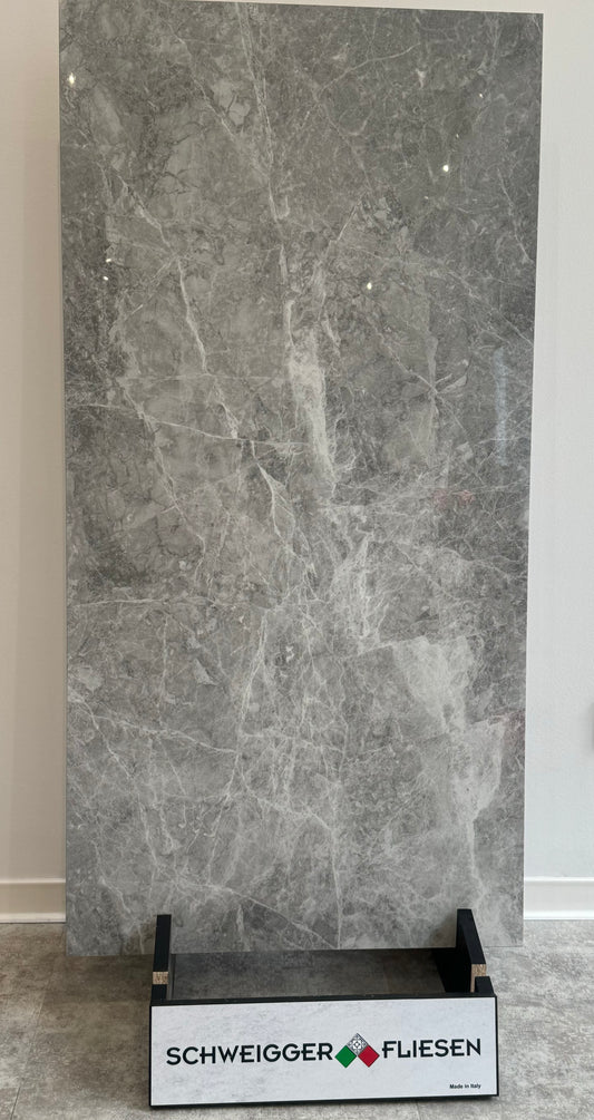 Feinsteinzeugfliese 60x120 cm – grau, poliert, edle Marmoroptik (R10)