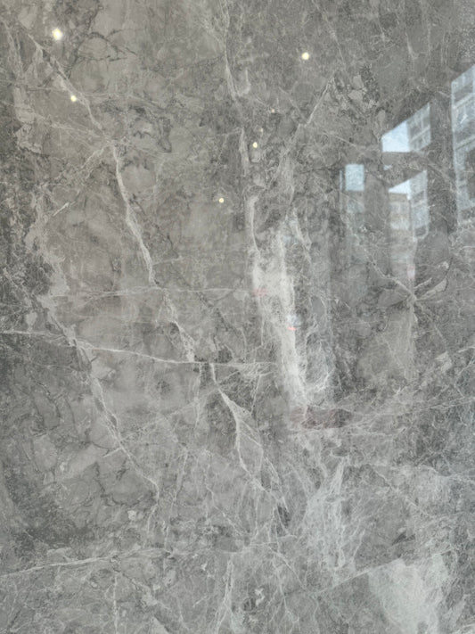 Feinsteinzeugfliese 60x120 cm – grau, poliert, edle Marmoroptik (R10)