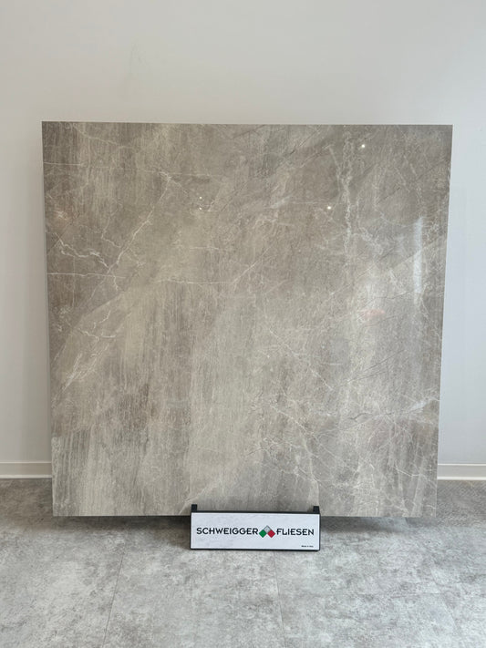 Feinsteinzeugfliese – 120x120 cm, glänzend, Steingrau mit eleganter Marmorierung (R10)