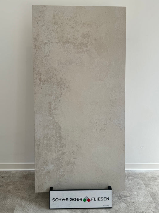 Feinsteinzeugfliese – 60x120 cm, matt, Greige mit sanfter Steinstruktur (R9) PREIS PRO mq2