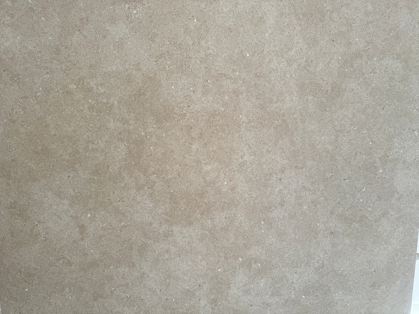 Feinsteinzeugfliese – 120x120 cm, matt, Sandbeige mit sanfter Struktur (R9)